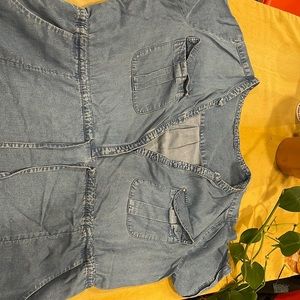 Denim cotton midi dress with pockets! Cinched waist and tie around belt